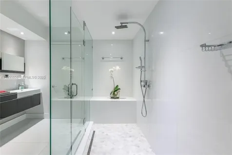 17201 Collins Avenue Sunny Isles Beach FL 33160