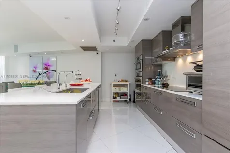 17201 Collins Avenue Sunny Isles Beach FL 33160