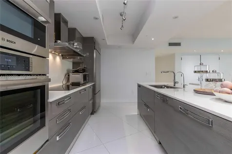 17201 Collins Avenue Sunny Isles Beach FL 33160
