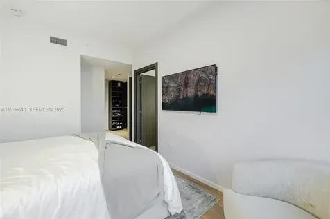 398 NE 5th Street Miami FL 33132
