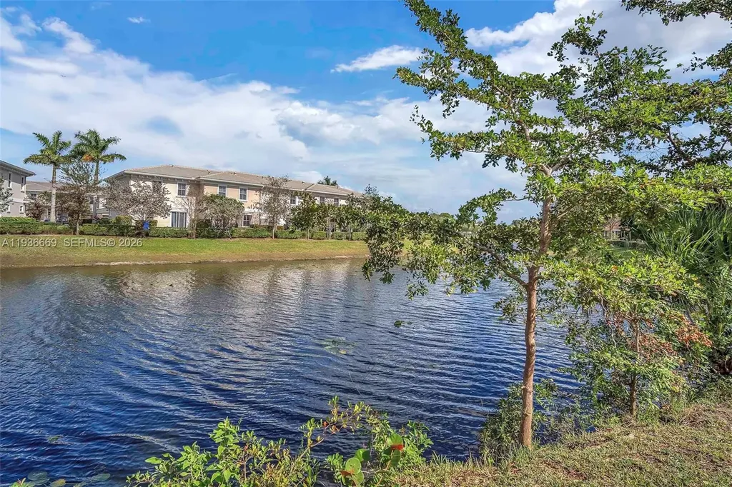 3475 Broken Woods Drive Coral Springs FL 33065