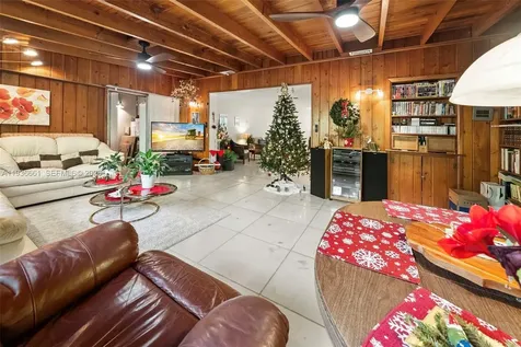 7517 Cutlass Avenue North Bay Village FL 33141