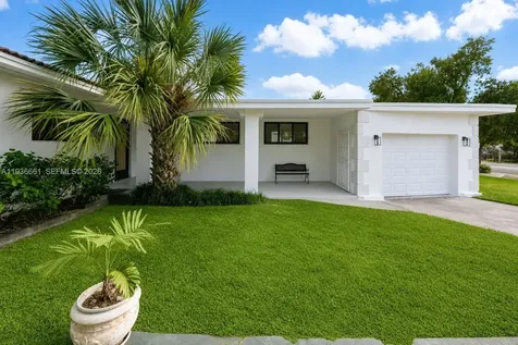 7517 Cutlass Avenue North Bay Village FL 33141