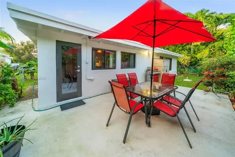 7517 Cutlass Avenue North Bay Village FL 33141