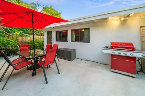 7517 Cutlass Avenue North Bay Village FL 33141