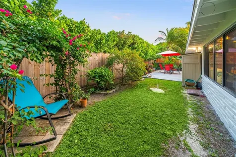 7517 Cutlass Avenue North Bay Village FL 33141