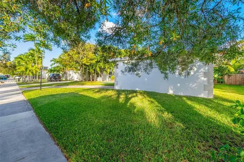 7517 Cutlass Avenue North Bay Village FL 33141