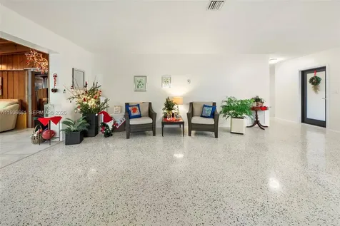 7517 Cutlass Avenue North Bay Village FL 33141