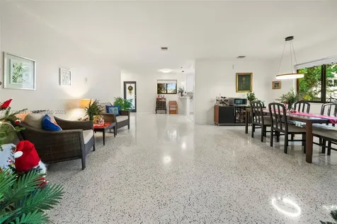 7517 Cutlass Avenue North Bay Village FL 33141
