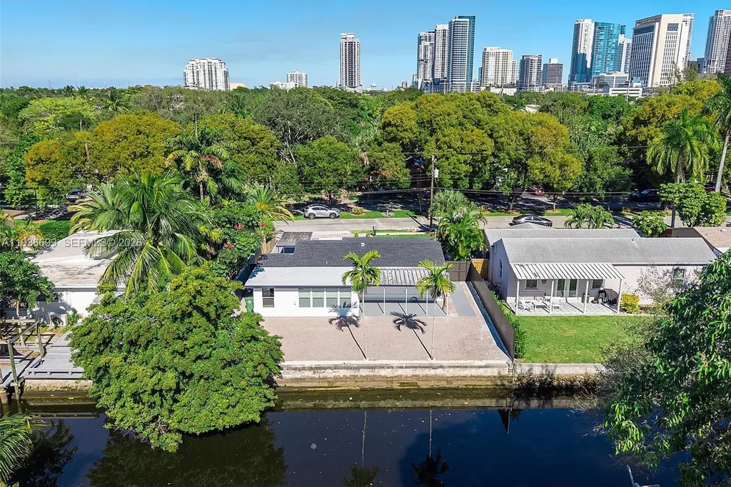 300 SW 11th Court Fort Lauderdale FL 33315