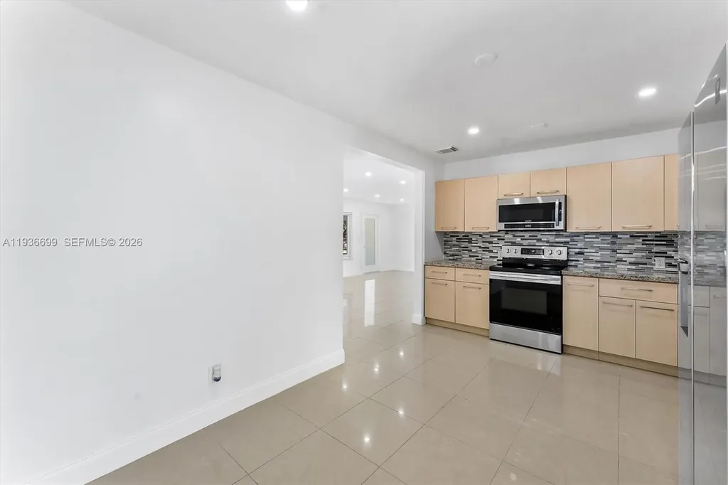 300 SW 11th Court Fort Lauderdale FL 33315