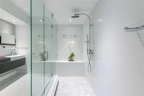 17201 Collins Avenue Sunny Isles Beach FL 33160