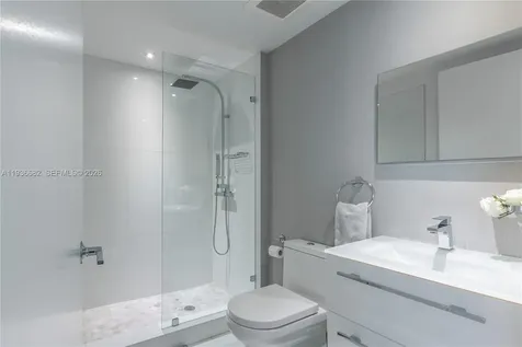 17201 Collins Avenue Sunny Isles Beach FL 33160