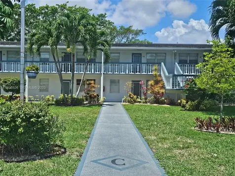 62 Islewood C Deerfield Beach FL 33442