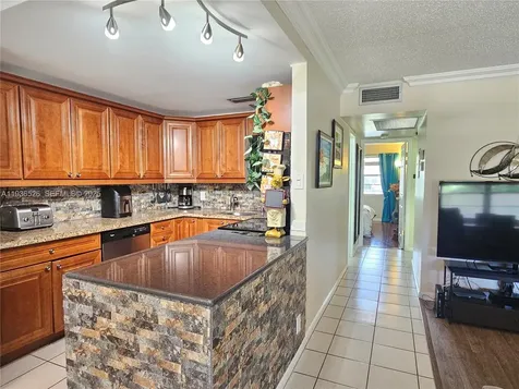 62 Islewood C Deerfield Beach FL 33442