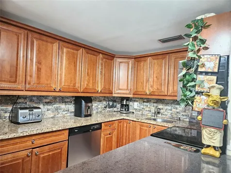 62 Islewood C Deerfield Beach FL 33442