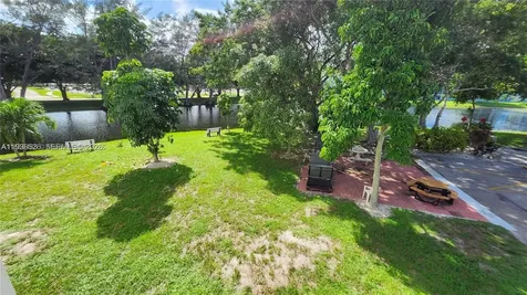 62 Islewood C Deerfield Beach FL 33442