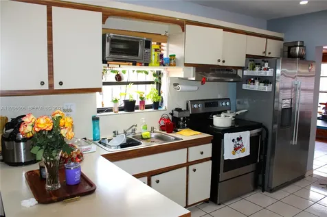 2102 SW 106th Court Miami FL 33165