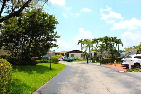 2102 SW 106th Court Miami FL 33165