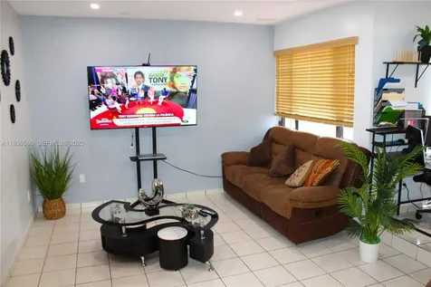 2102 SW 106th Court Miami FL 33165
