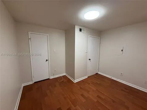15325 SW 106 Te Miami FL 33196