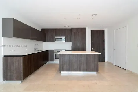 68 SE 6th Street Miami FL 33131