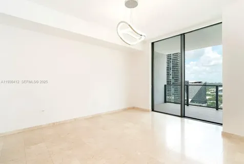 68 SE 6th Street Miami FL 33131