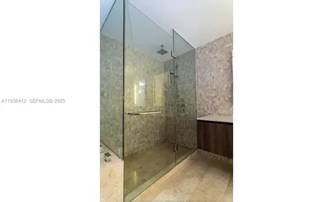 68 SE 6th Street Miami FL 33131