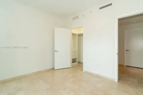 68 SE 6th Street Miami FL 33131