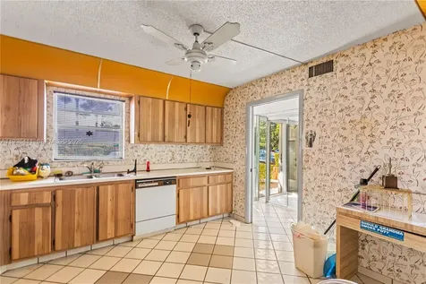 271 S Hollybrook Drive Pembroke Pines FL 33025