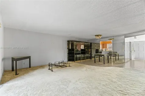271 S Hollybrook Drive Pembroke Pines FL 33025