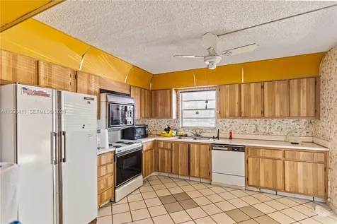 271 S Hollybrook Drive Pembroke Pines FL 33025