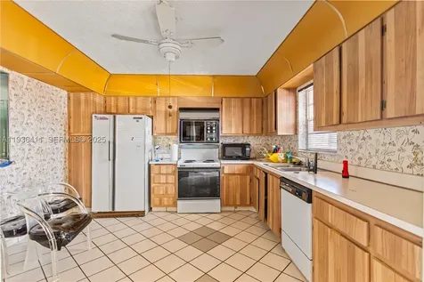 271 S Hollybrook Drive Pembroke Pines FL 33025