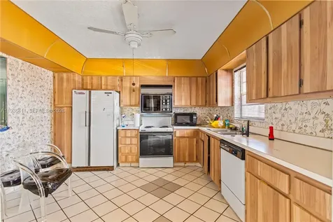 271 S Hollybrook Drive Pembroke Pines FL 33025