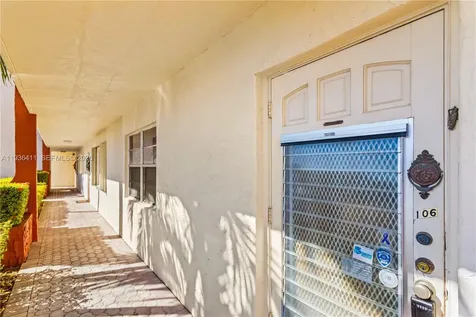 271 S Hollybrook Drive Pembroke Pines FL 33025
