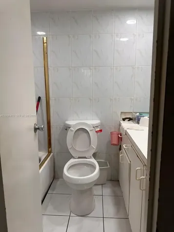 17560 Atlantic Boulevard Sunny Isles Beach FL 33160