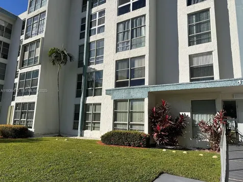 17560 Atlantic Boulevard Sunny Isles Beach FL 33160