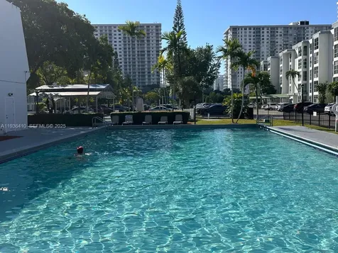 17560 Atlantic Boulevard Sunny Isles Beach FL 33160