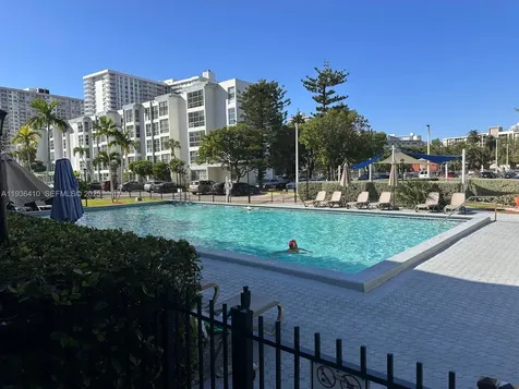 17560 Atlantic Boulevard Sunny Isles Beach FL 33160
