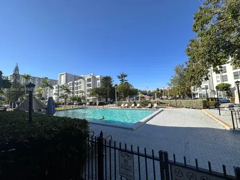 17560 Atlantic Boulevard Sunny Isles Beach FL 33160
