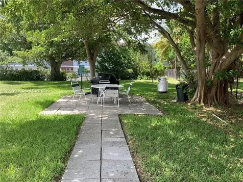 1541 S Ocean Boulevard Lauderdale By The Sea FL 33062