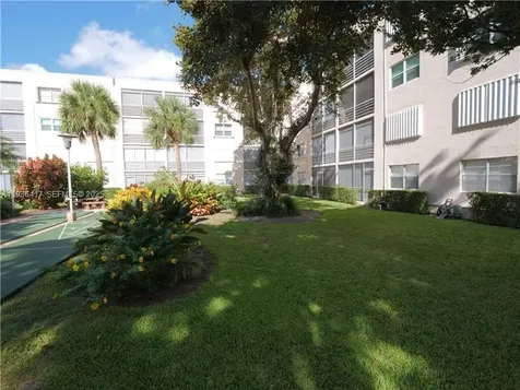 1541 S Ocean Boulevard Lauderdale By The Sea FL 33062