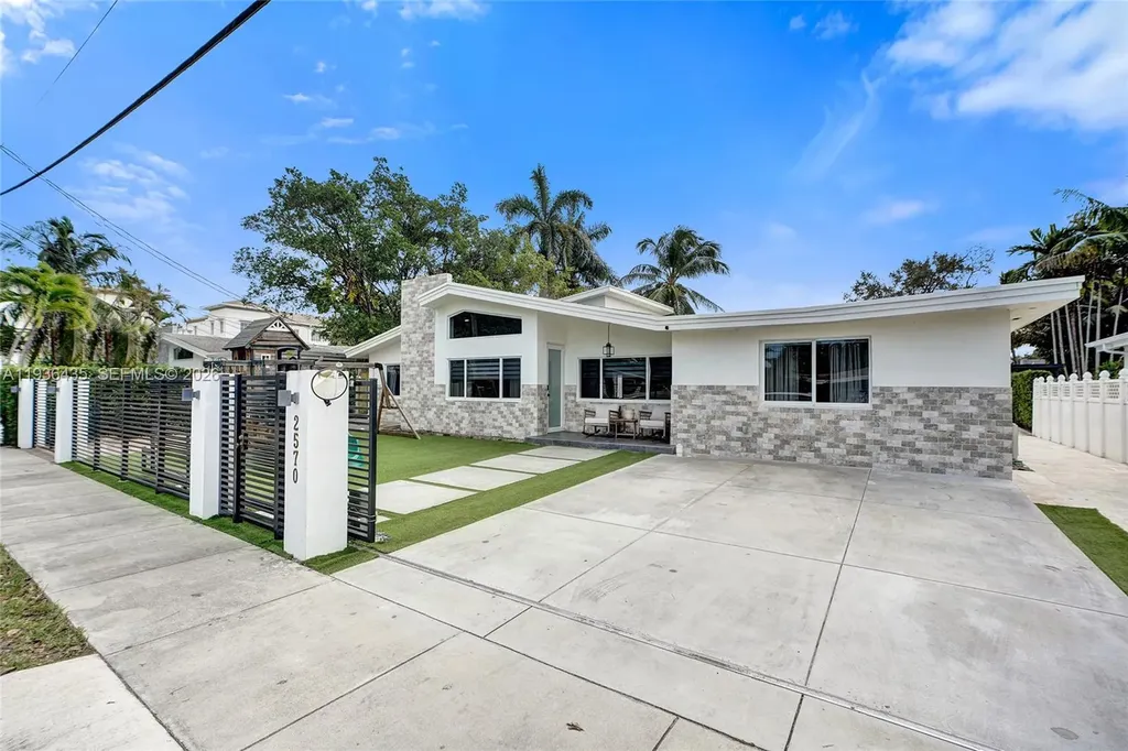 2570 NE 201st Street Miami FL 33180