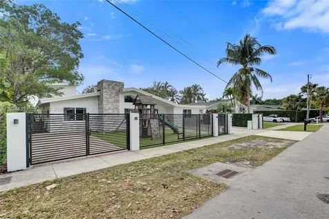 2570 NE 201st Street Miami FL 33180