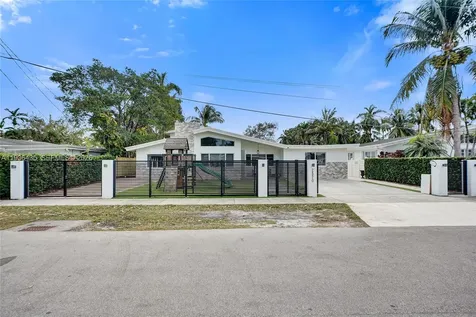 2570 NE 201st Street Miami FL 33180