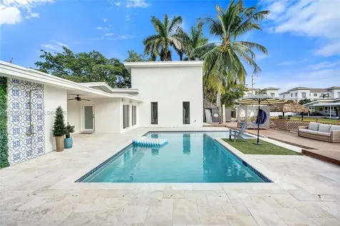 2570 NE 201st Street Miami FL 33180