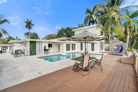 2570 NE 201st Street Miami FL 33180