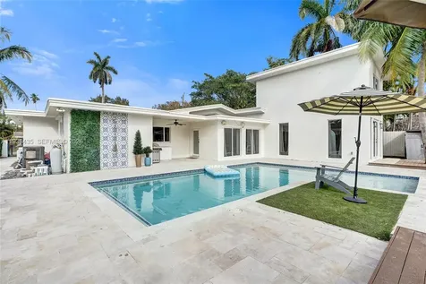 2570 NE 201st Street Miami FL 33180