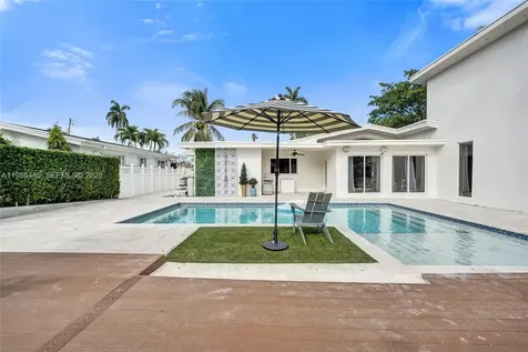 2570 NE 201st Street Miami FL 33180