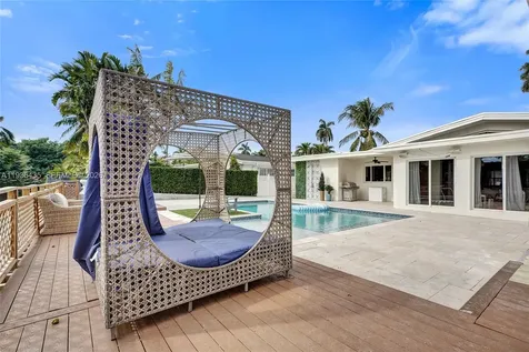 2570 NE 201st Street Miami FL 33180